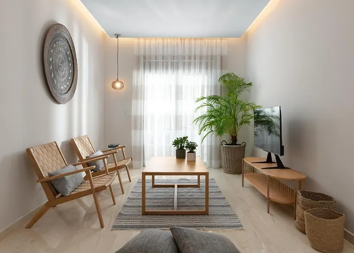 Stylish Rhodes Apartment With Prime Location - L & C City Escape